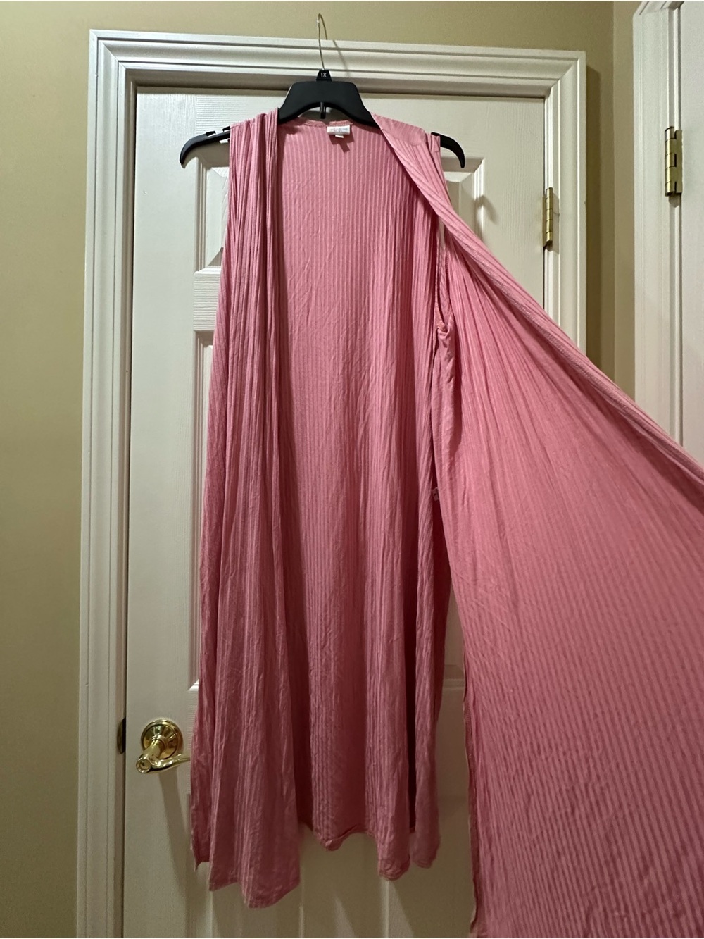 LuLaRoe Long Pink Sleeveless Cardigan Duster - Picture 2 of 4